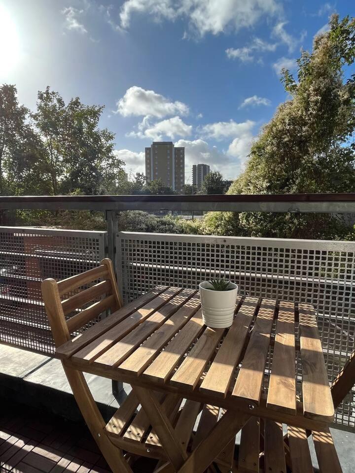 Vibrant & Modern 1Bd Flat - Hackney Leilighet London Eksteriør bilde